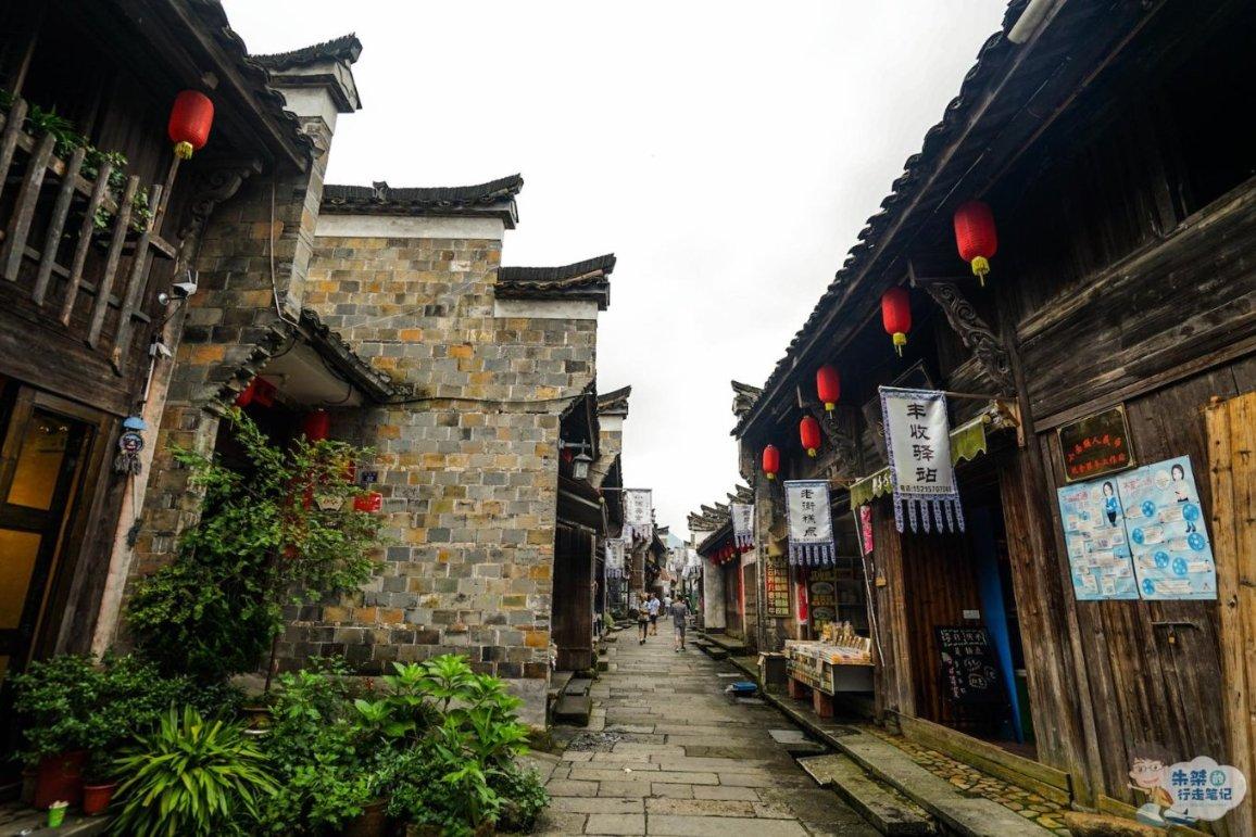 《爱情公寓1》为什么子乔和美嘉要假扮情侣入住爱情公寓呢?-打开知识之门